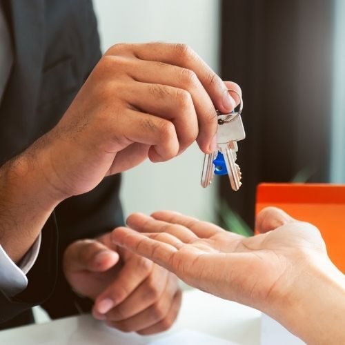 Move in (500 × 500 px) (1) Move in (500 × 500 px) (1)